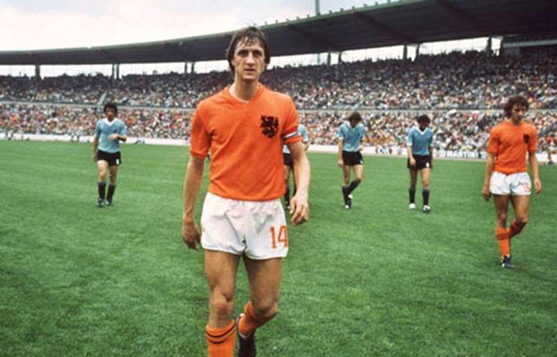 Johan Cruyff - một trong những cầu thủ vĩ đại nhất của thế kỷ 20